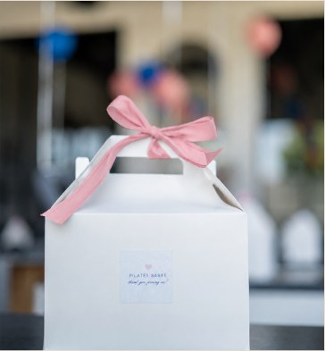 Party favor box with pink bow